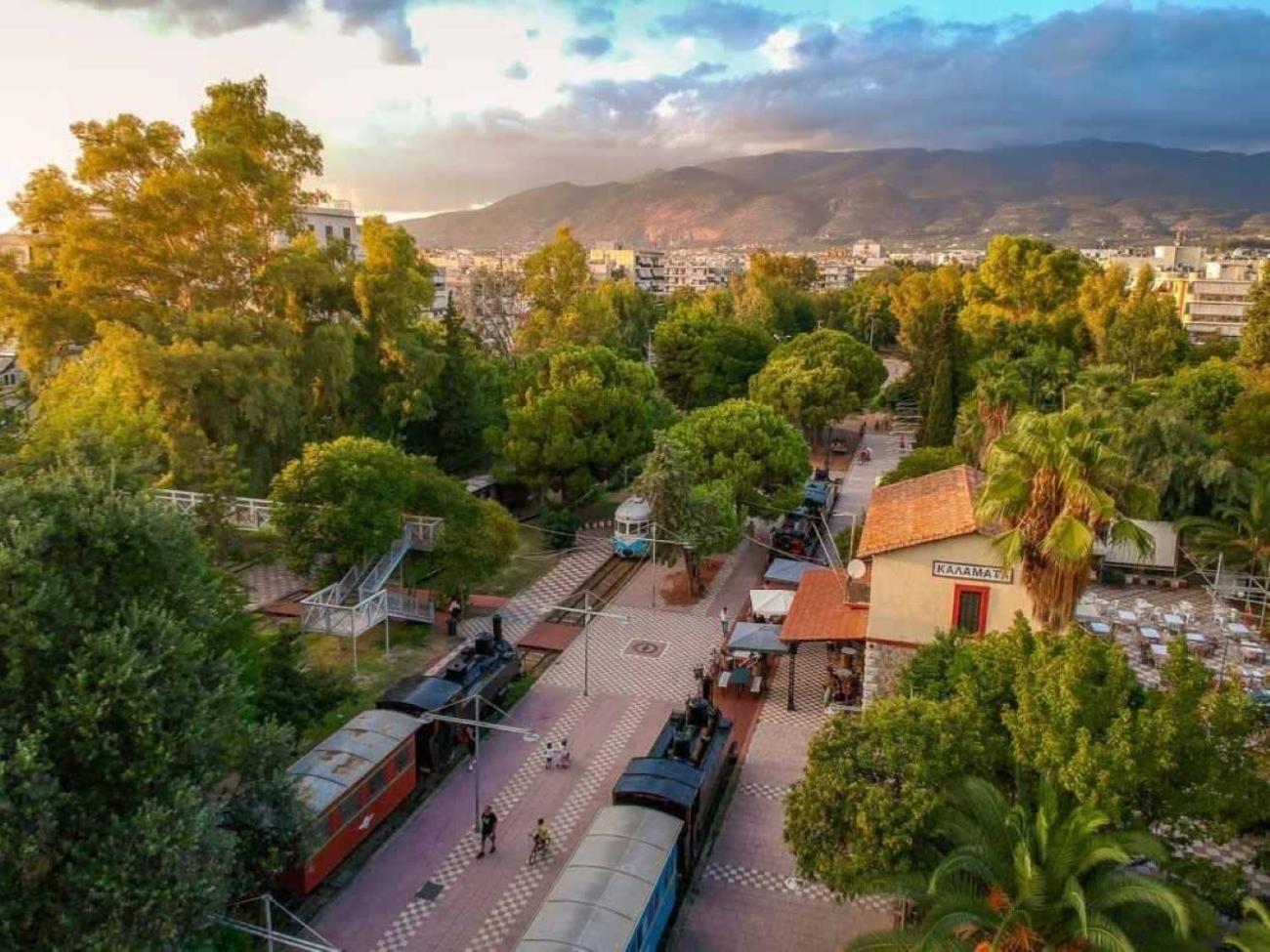Kalamata'S Sunny Retreat Near The Historic Center מראה חיצוני תמונה