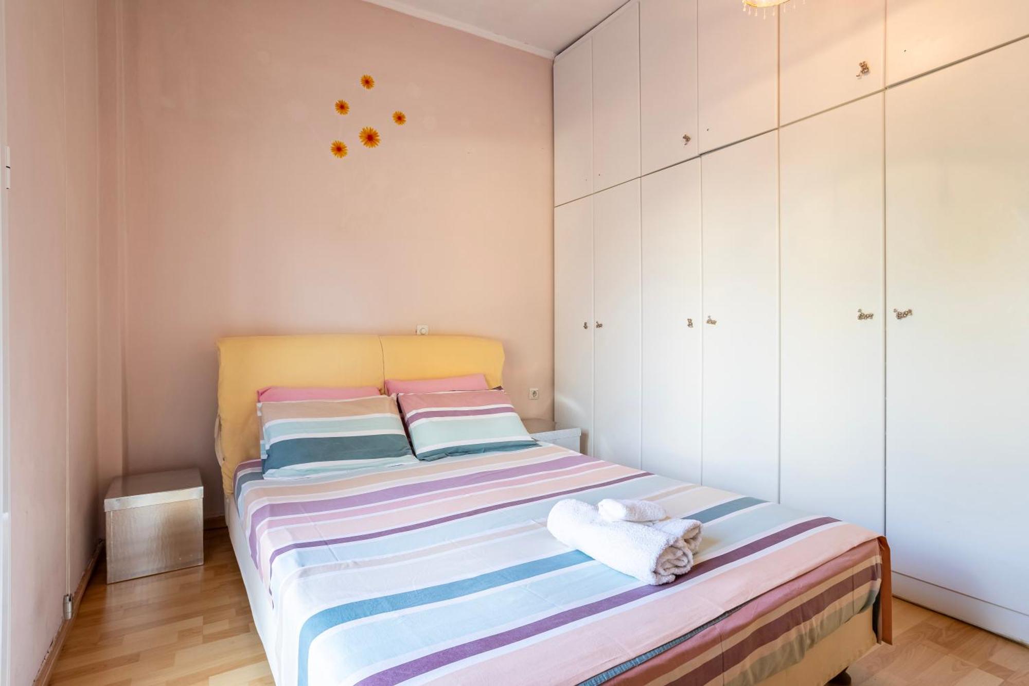 Kalamata'S Sunny Retreat Near The Historic Center מראה חיצוני תמונה