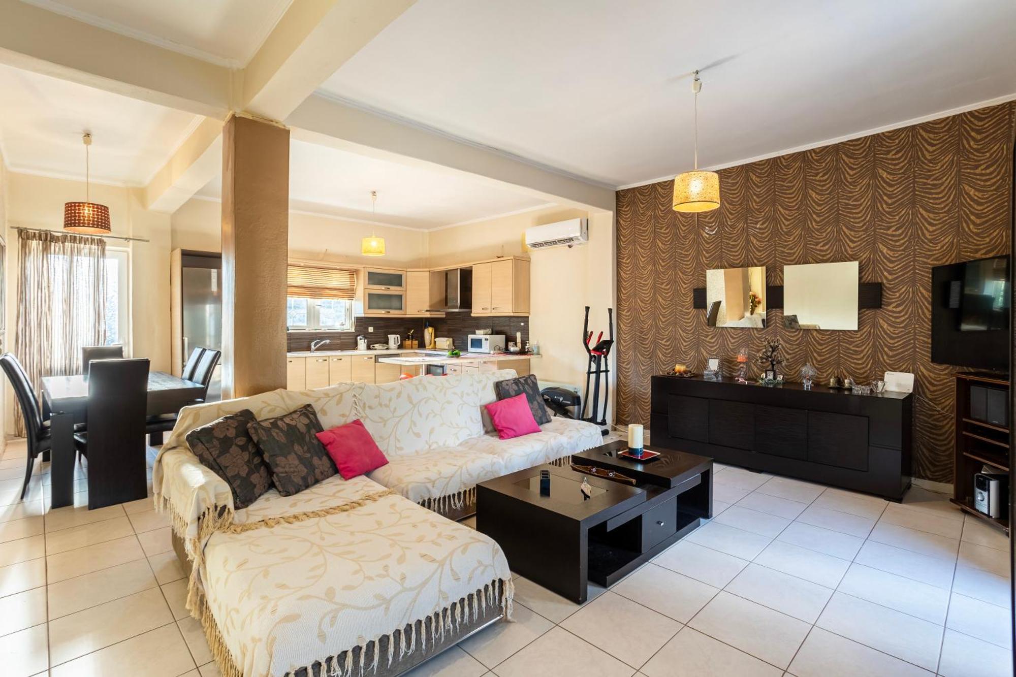Kalamata'S Sunny Retreat Near The Historic Center מראה חיצוני תמונה