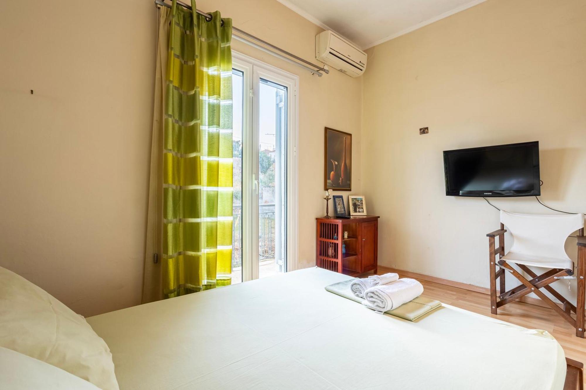 Kalamata'S Sunny Retreat Near The Historic Center מראה חיצוני תמונה