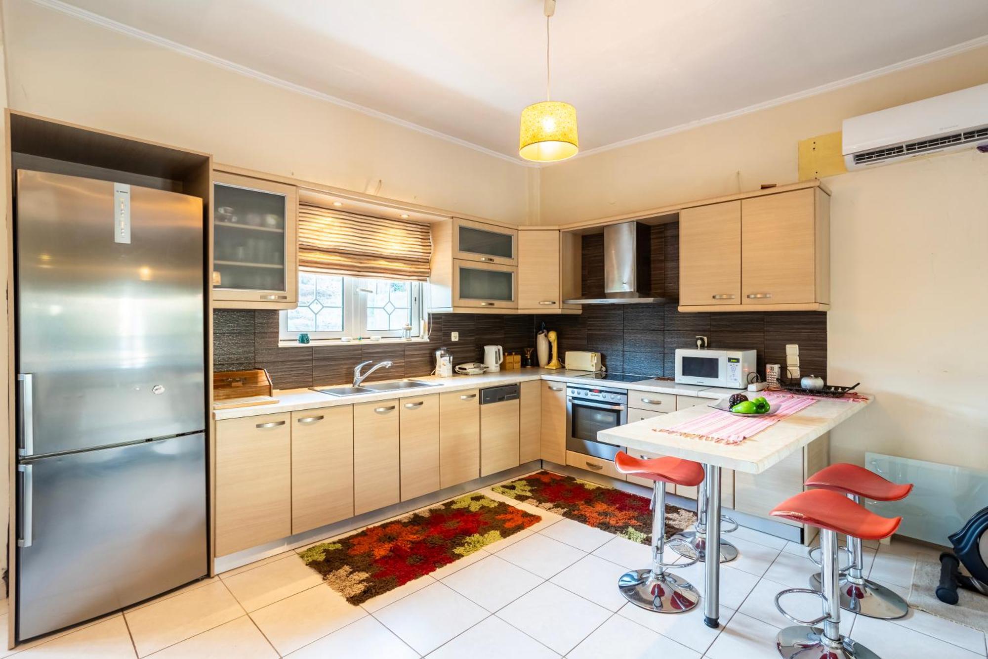 Kalamata'S Sunny Retreat Near The Historic Center מראה חיצוני תמונה